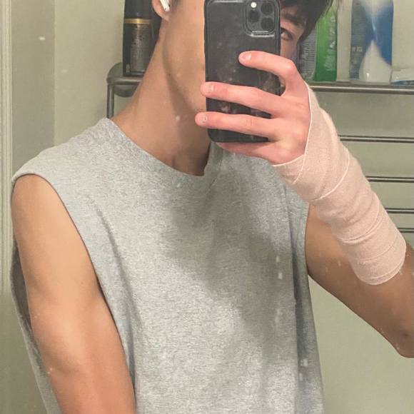 Meet your Posher, Cole - Picture 1 of 1